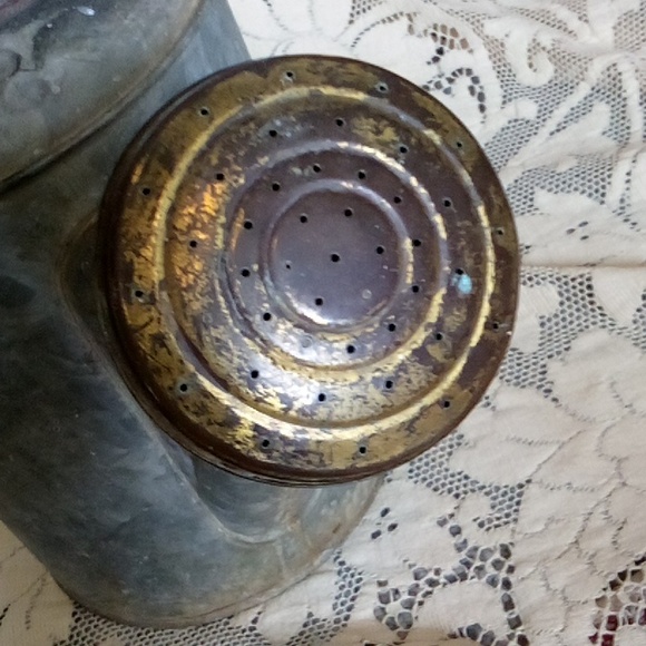 Galvanized tin watering can circa 1940 small dent on top, 2 gallon 16" - Picture 2 of 8